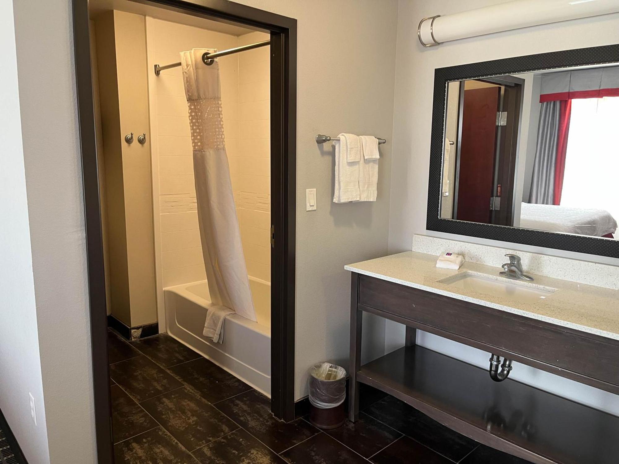 Quality Inn & Suites Піерсолл Екстер'єр фото