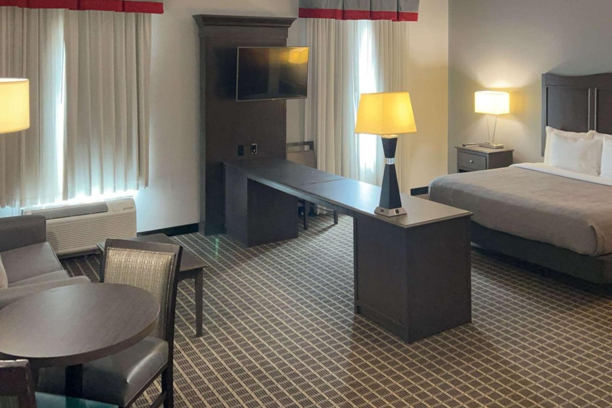 Quality Inn & Suites Піерсолл Екстер'єр фото