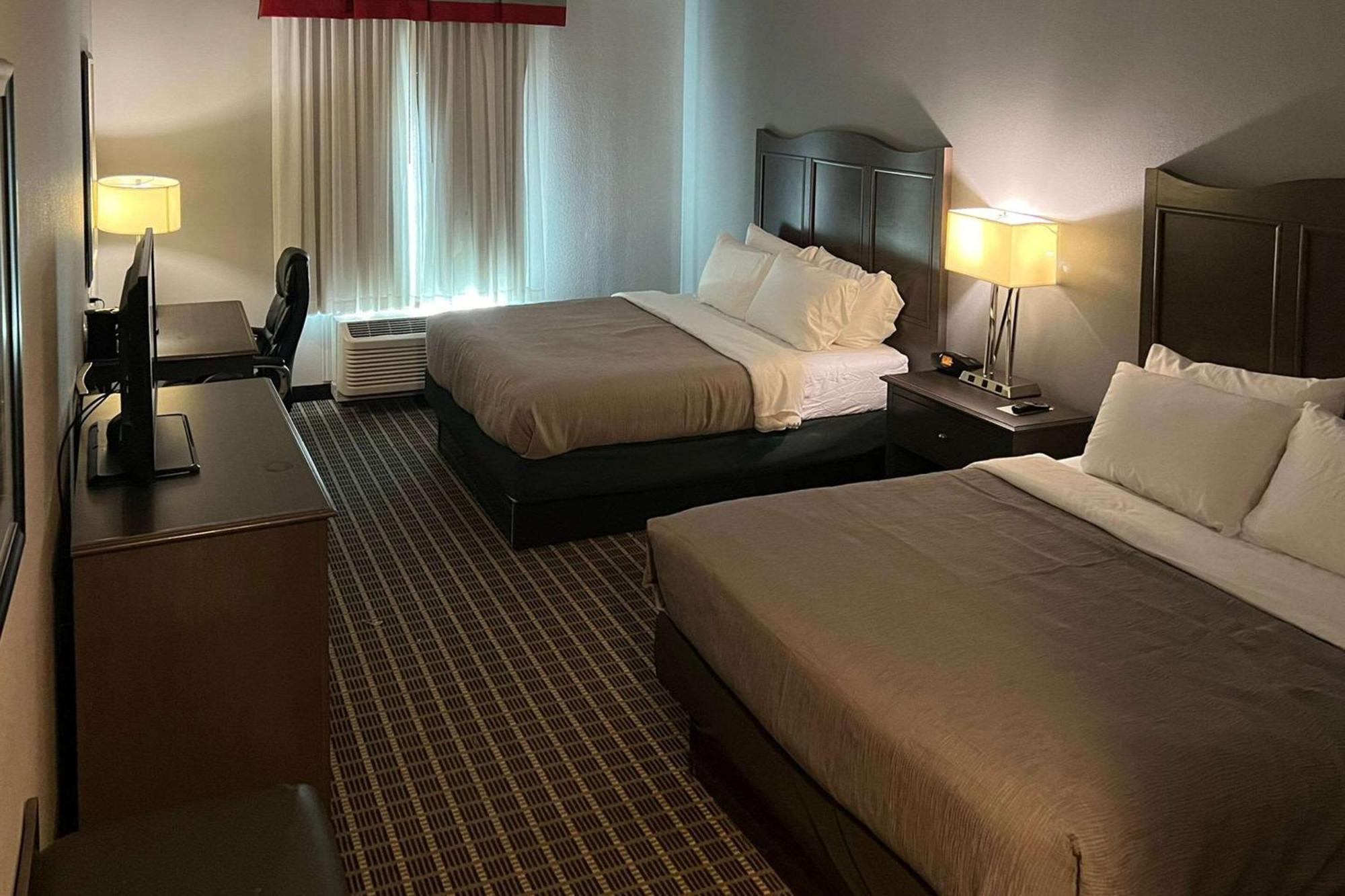 Quality Inn & Suites Піерсолл Екстер'єр фото